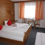 호텔 Gaestehaus Klammerschneider 2*