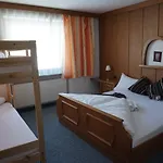 فندق بيت الضيافة كلامرشنايدر 2*